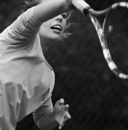 How to determine tennis racquet grip size